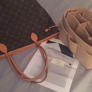 Louis Vuitton MM Neverfull